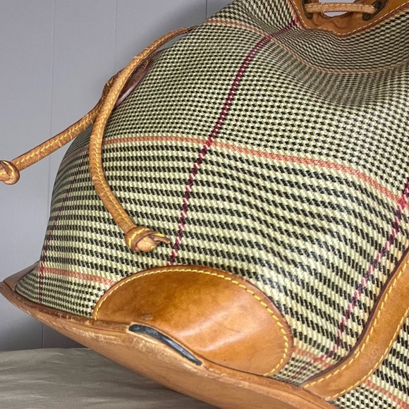 Hunting World Plaid Bucket Bag - Picture 9 of 13